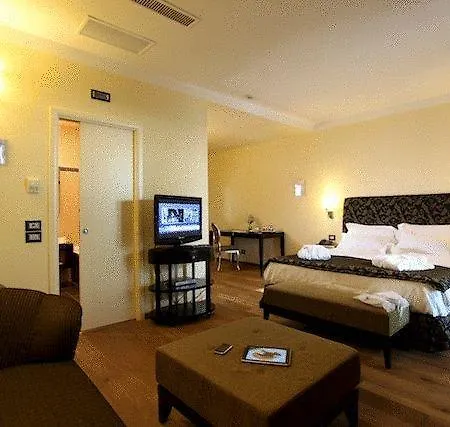 Daire Golf Relais Monforte Monforte dʼAlba